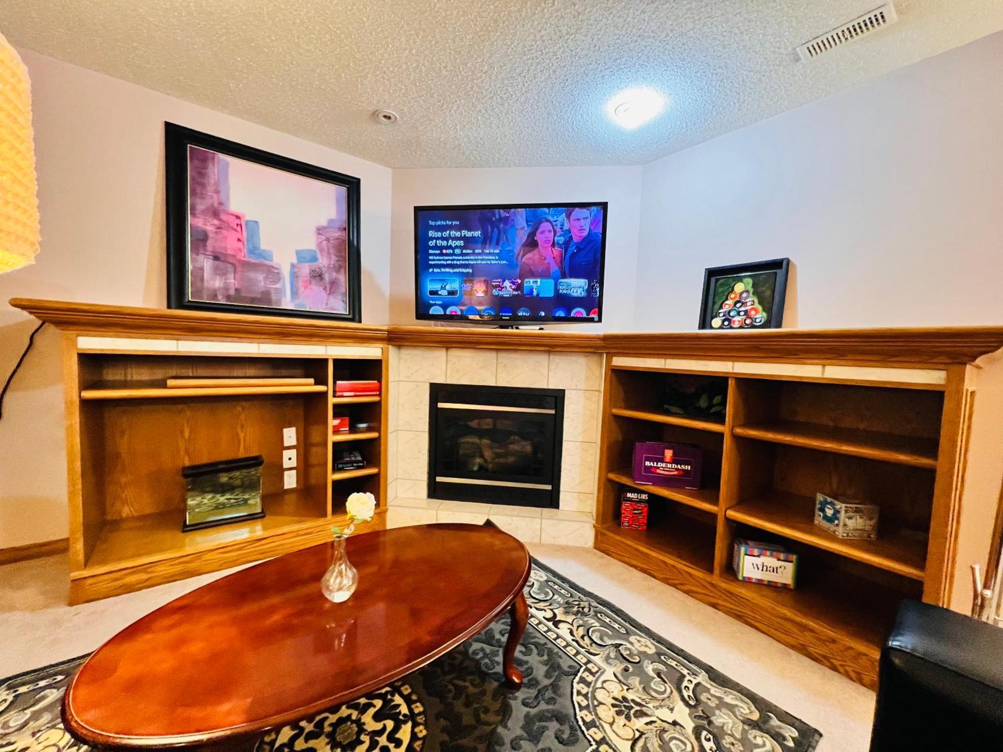 A Classic Homely Basement Suite! Chestermere Bagian luar foto