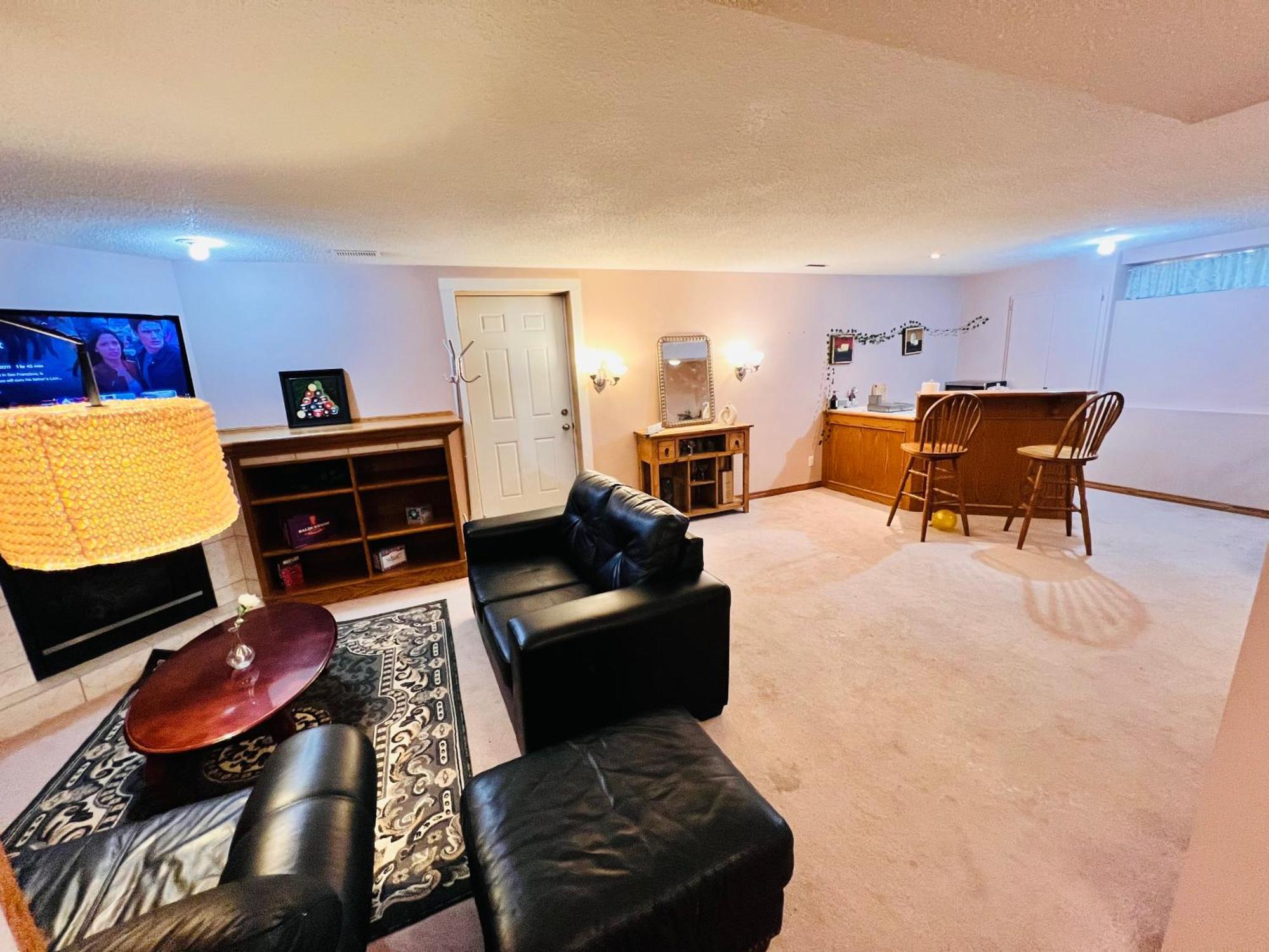 A Classic Homely Basement Suite! Chestermere Bagian luar foto